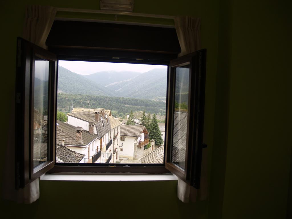 Albergue De Yebra Yebra de Basa Quarto foto