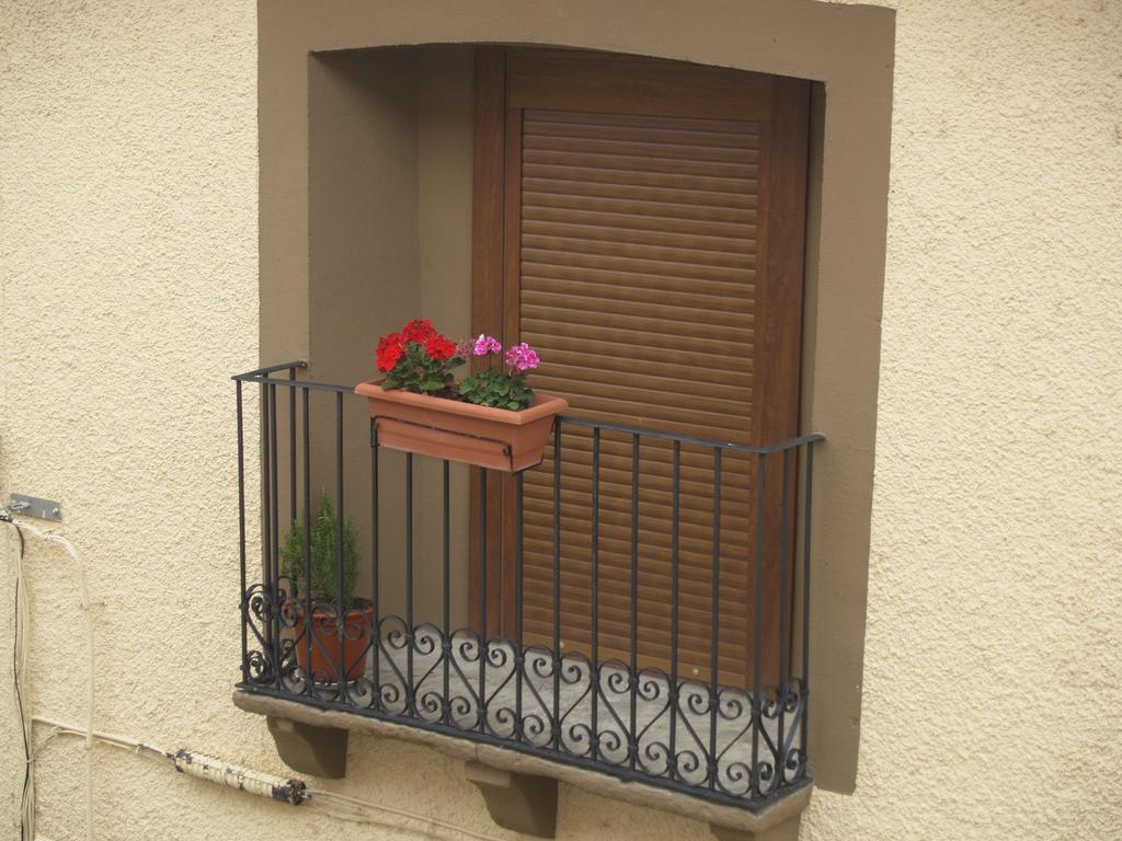 Albergue De Yebra Yebra de Basa Exterior foto