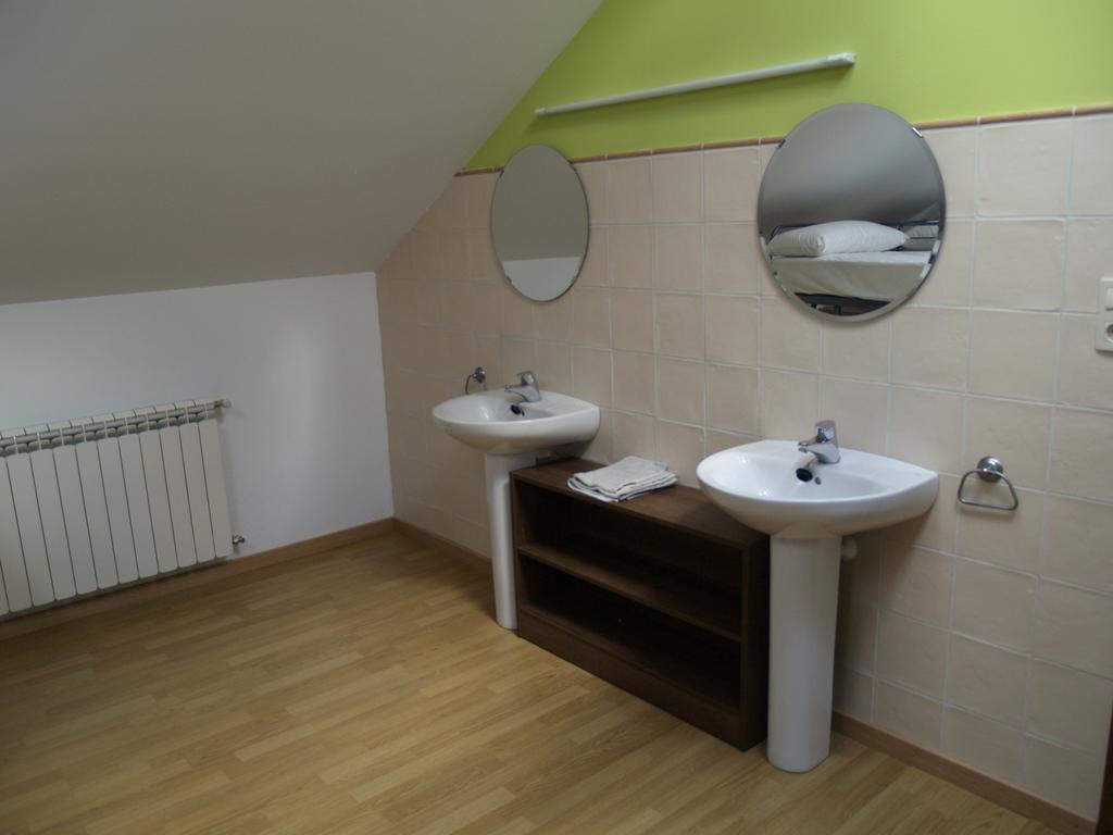 Albergue De Yebra Yebra de Basa Quarto foto