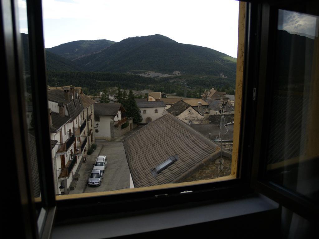 Albergue De Yebra Yebra de Basa Quarto foto