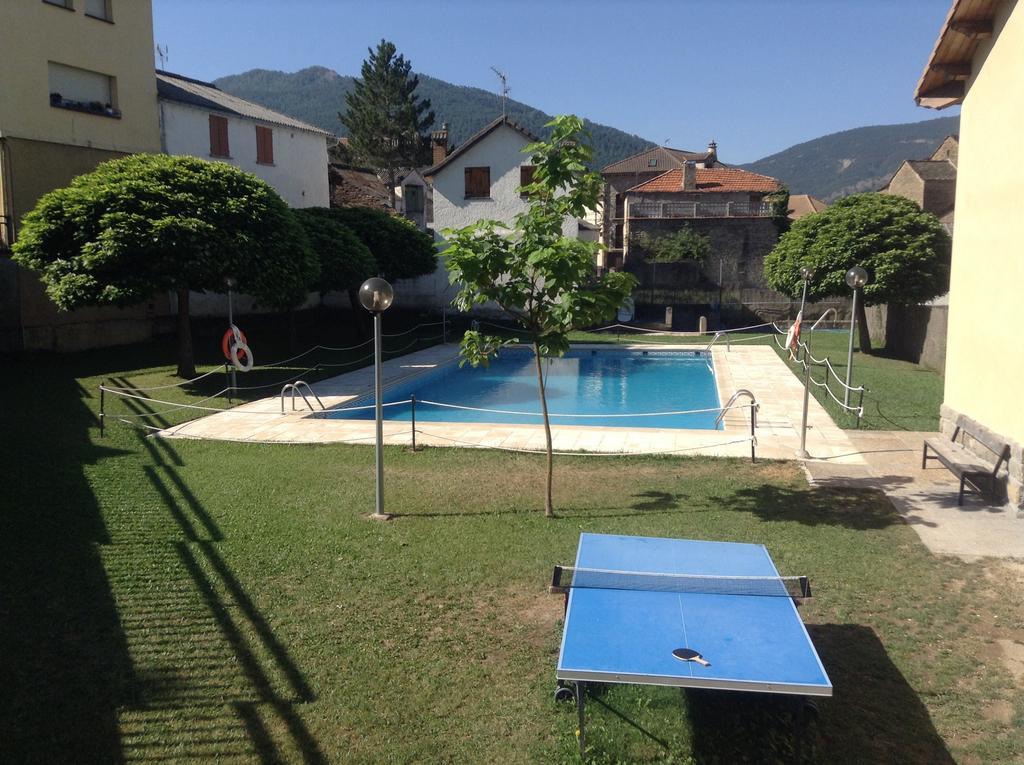 Albergue De Yebra Yebra de Basa Exterior foto