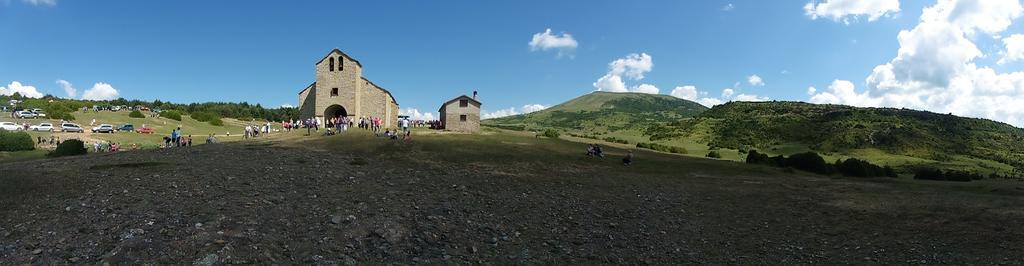 Albergue De Yebra Yebra de Basa Exterior foto